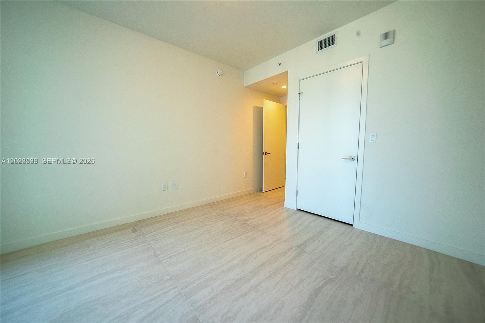 77 Se 5th Street 2203 Property Photo 11