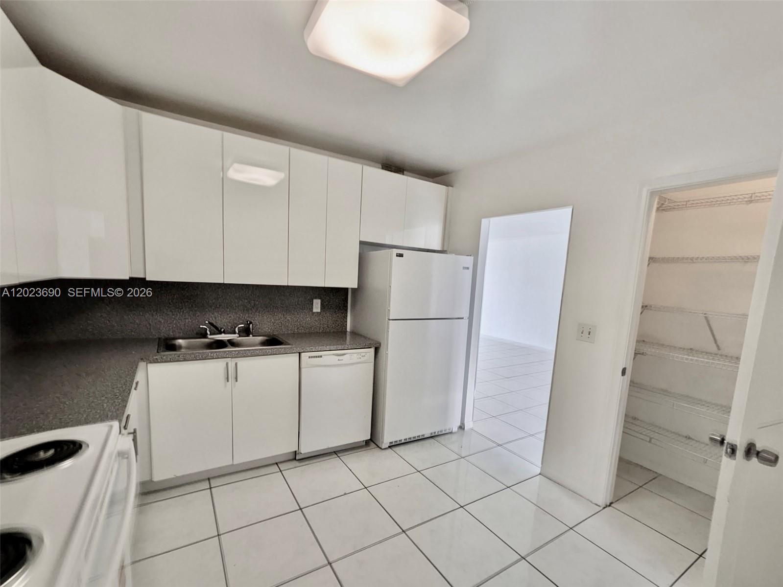 9801 Collins Avenue 11m Property Photo 24