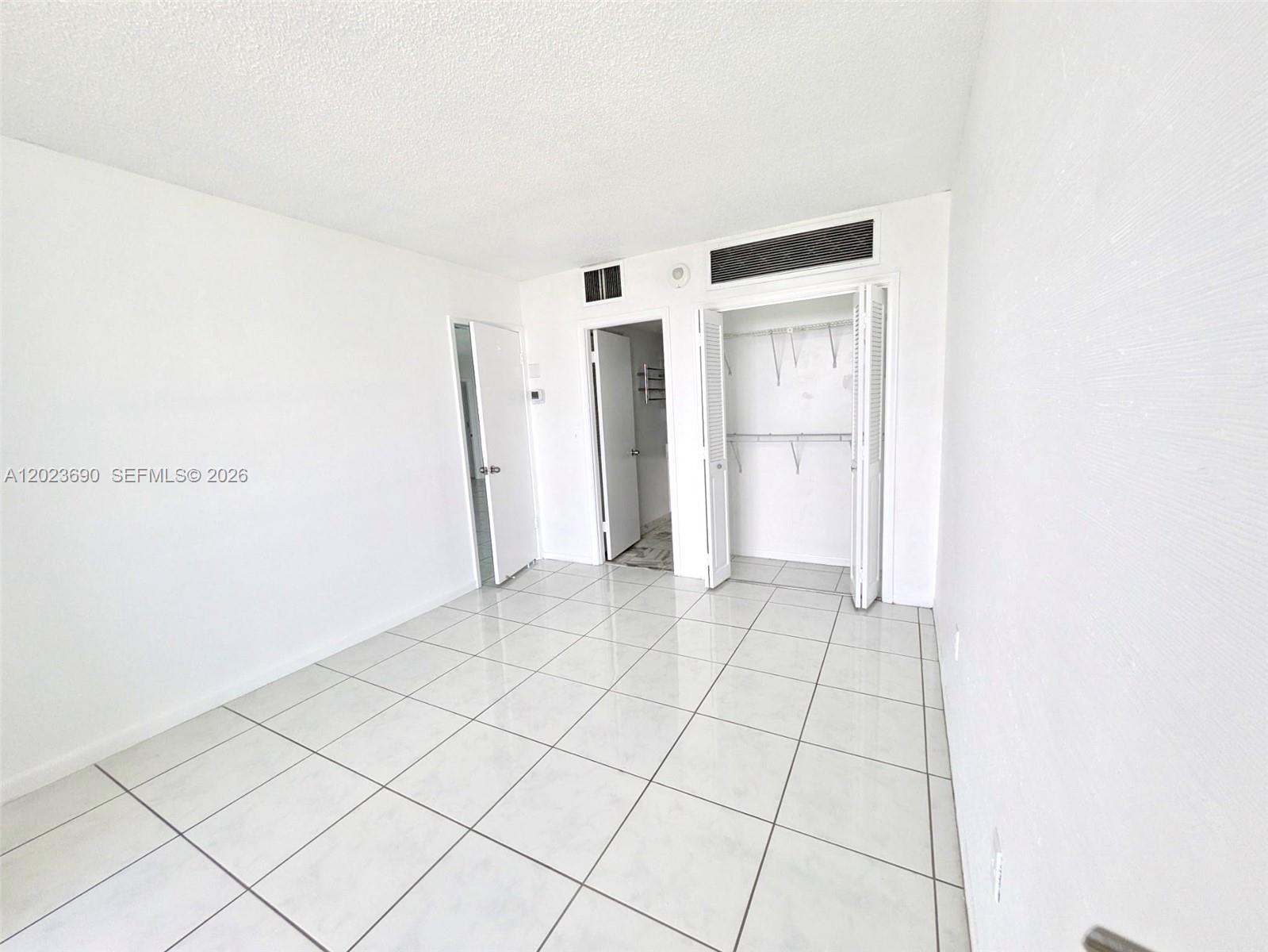 9801 Collins Avenue 11m Property Photo 27