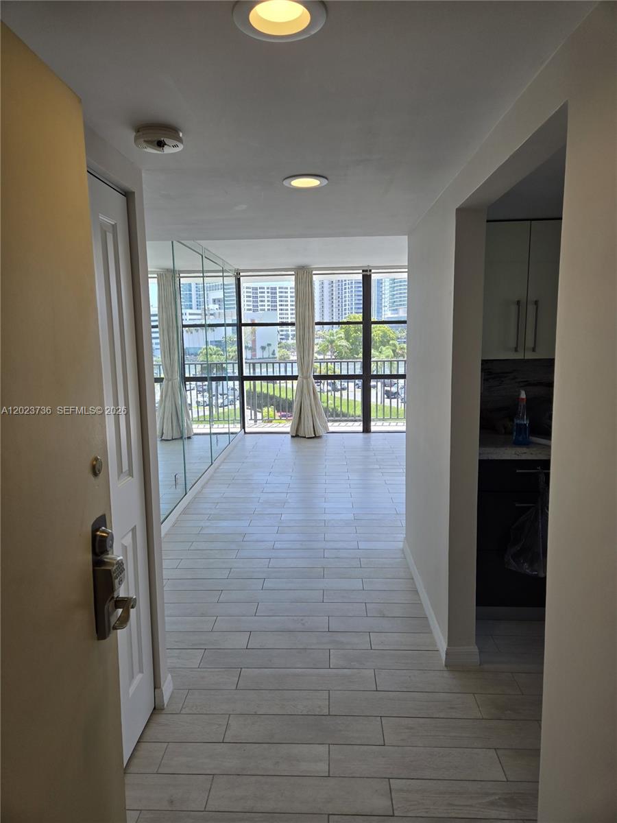 800 Parkview Drive 430 Property Photo 18