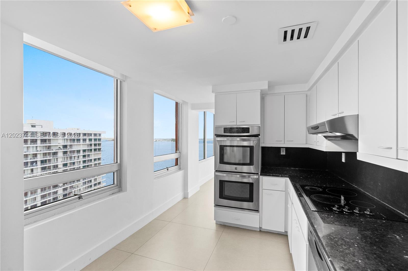 1541 Brickell Avenue C1607 Property Photo 13