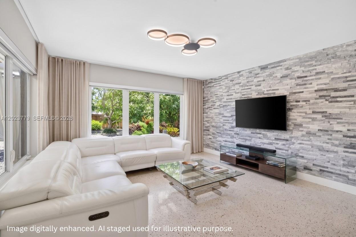 709 NW 9th Court