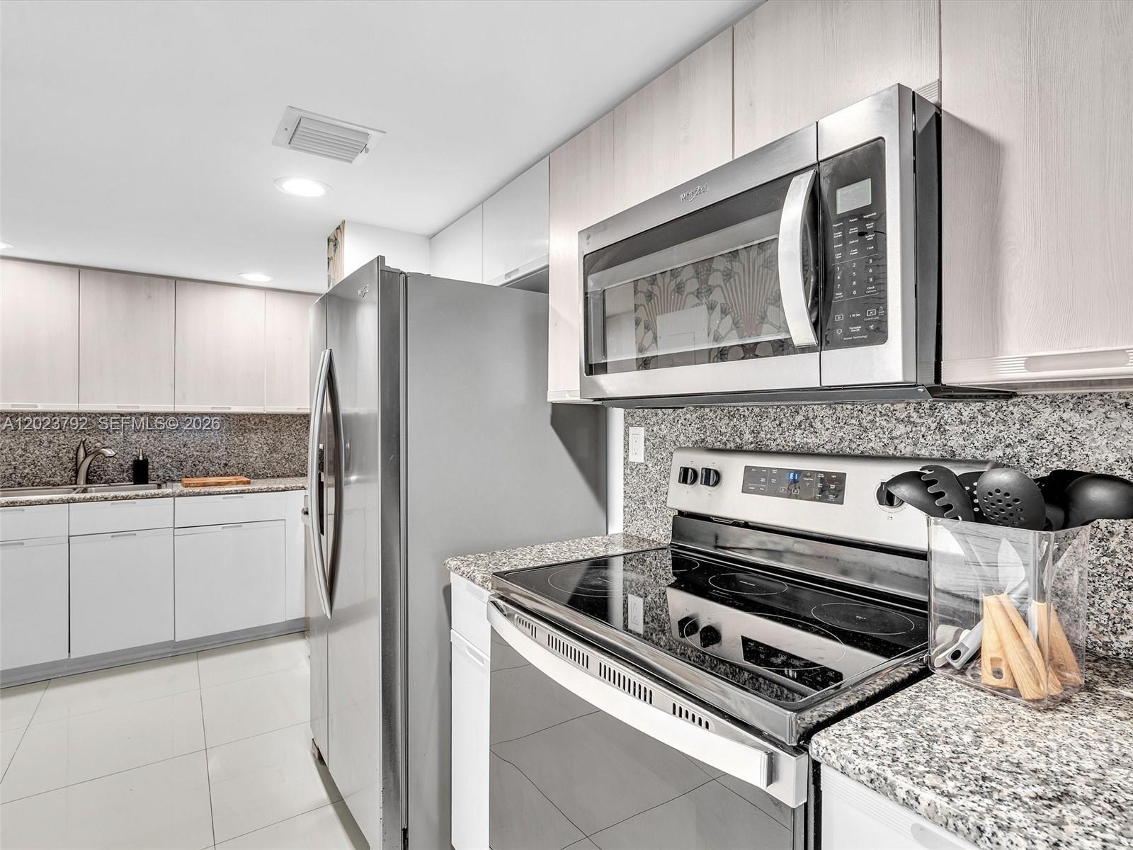 825 Brickell Bay Drive 2048 Property Photo 9