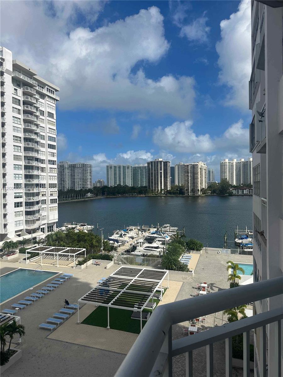 18041 Biscayne Boulevard 702 Property Photo 1