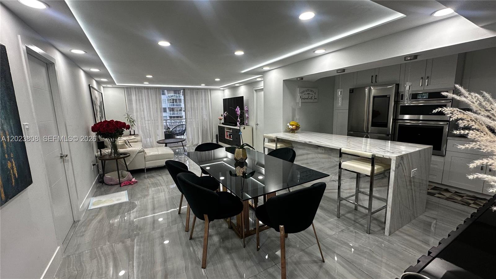 18041 Biscayne Boulevard 702 Property Photo 2