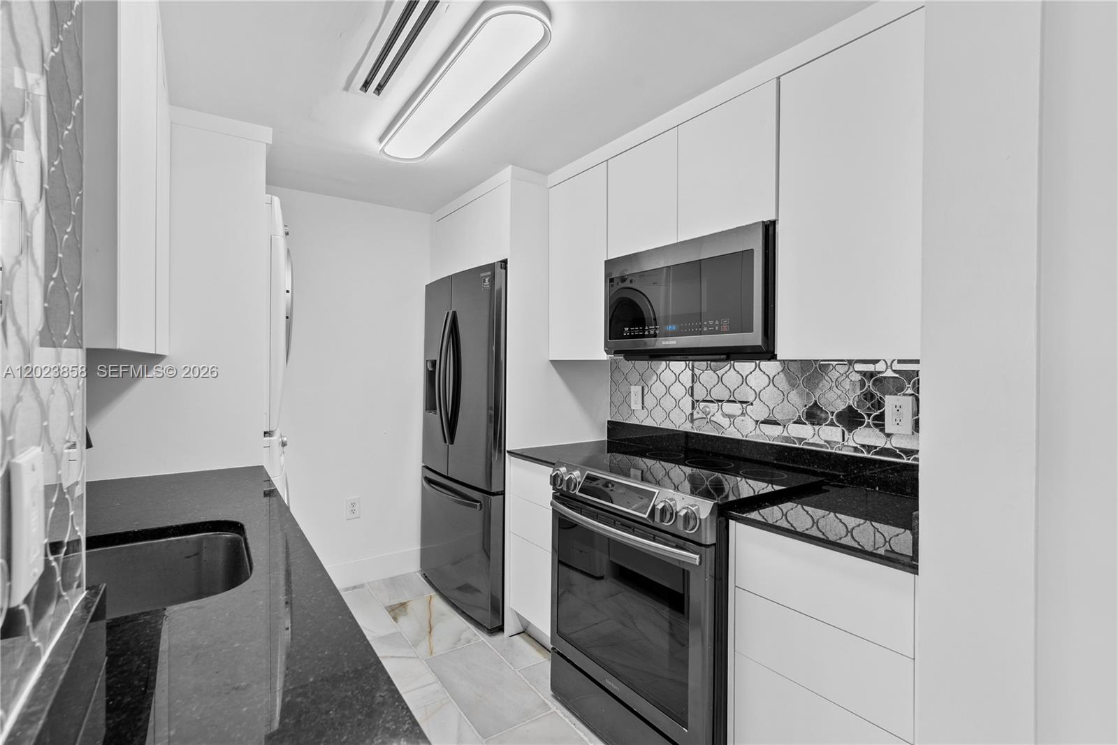10275 Collins Avenue 1035 Property Photo 11
