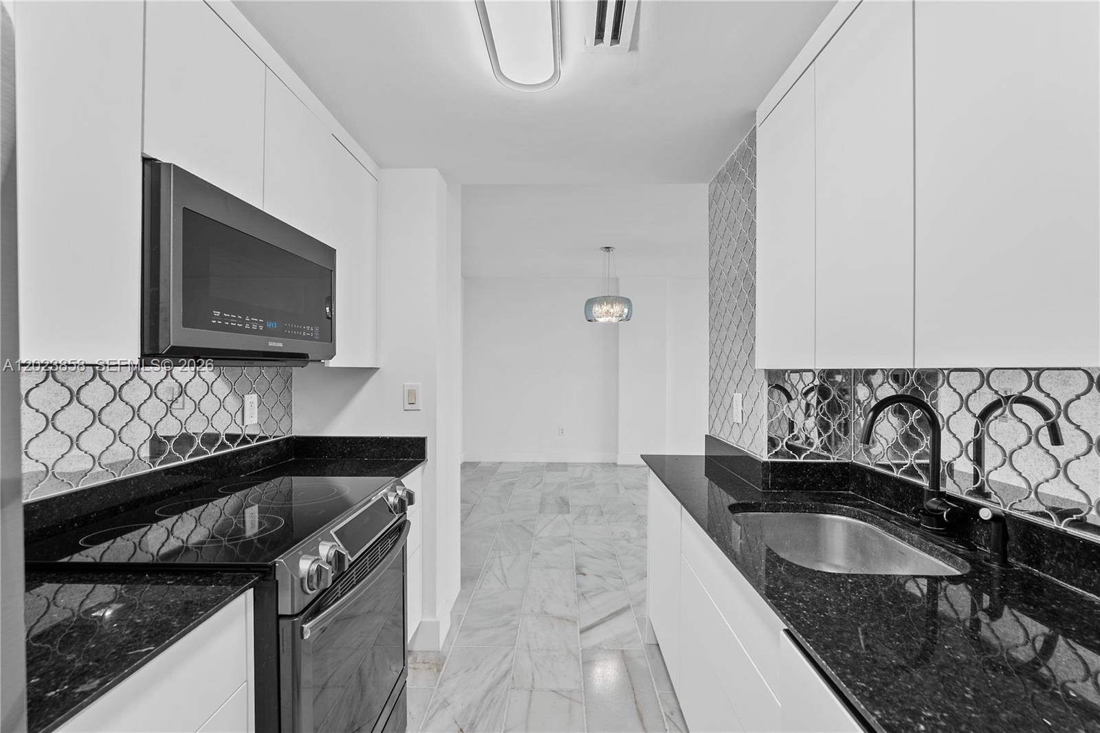 10275 Collins Avenue 1035 Property Photo 12