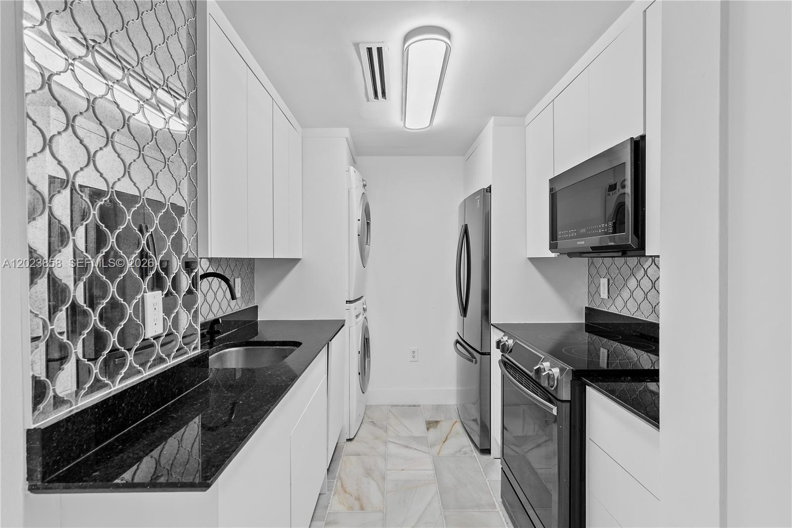 10275 Collins Avenue 1035 Property Photo 13