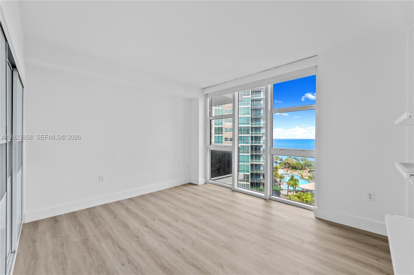 10275 Collins Avenue 1035 Property Photo 23
