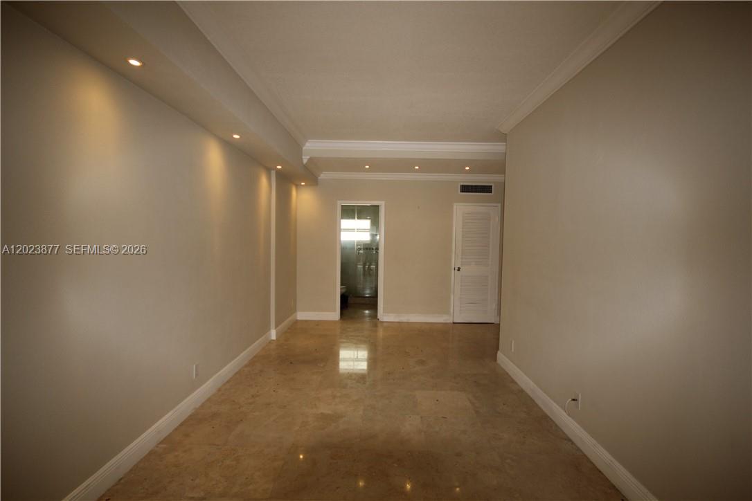 5401 Collins Avenue 339 Property Photo 7