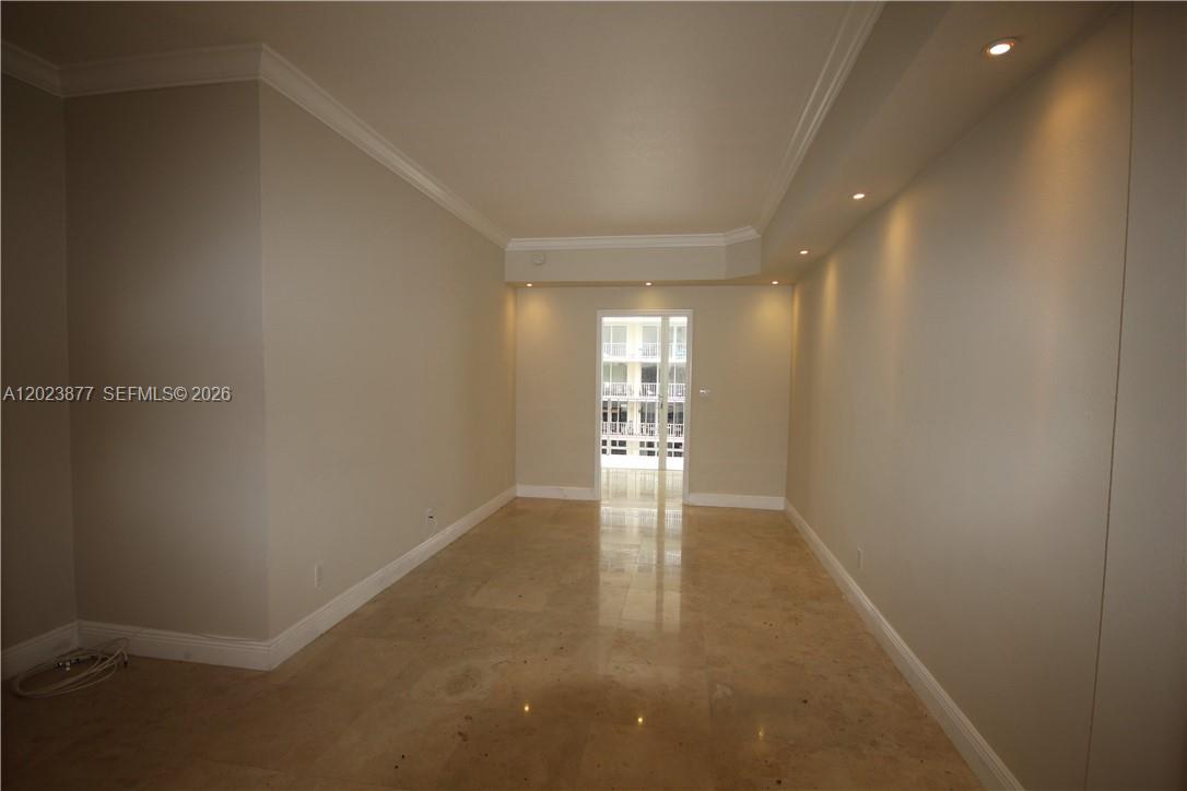 5401 Collins Avenue 339 Property Photo 9
