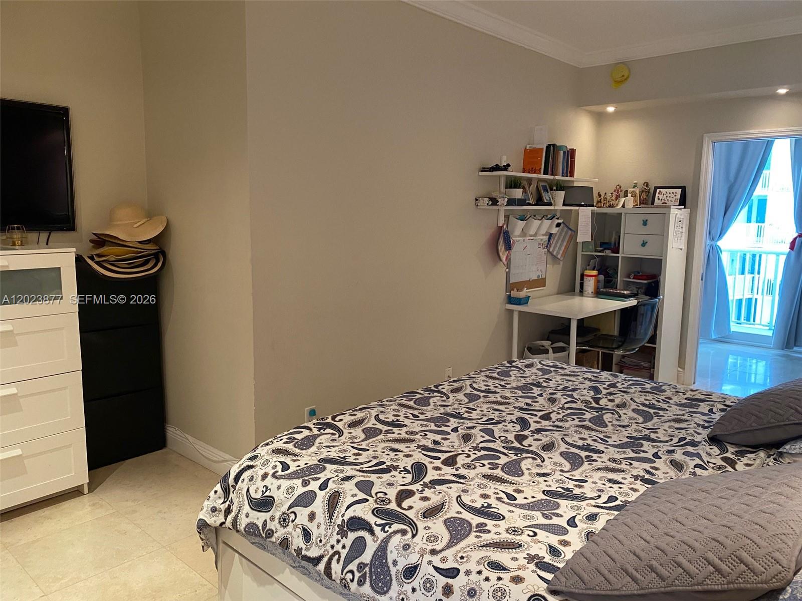 5401 Collins Avenue 339 Property Photo 12