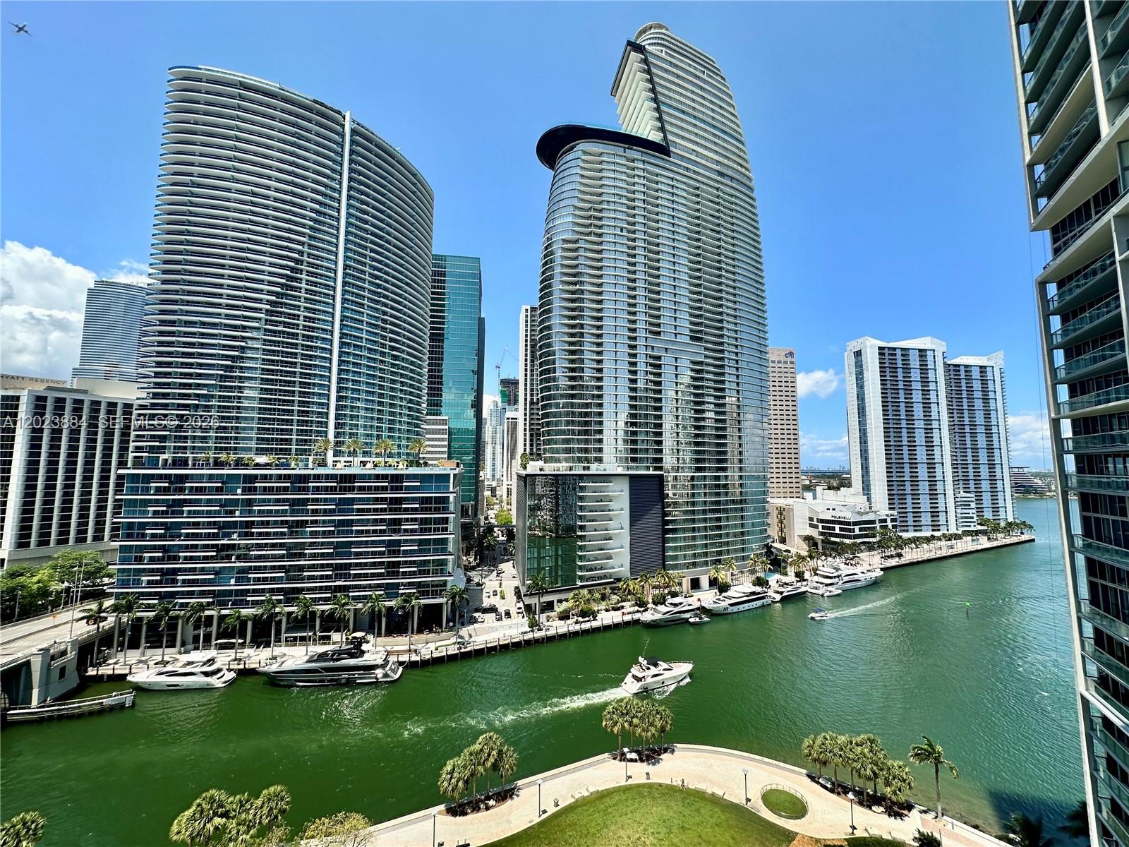 475 Brickell Avenue 1614 Property Photo 2