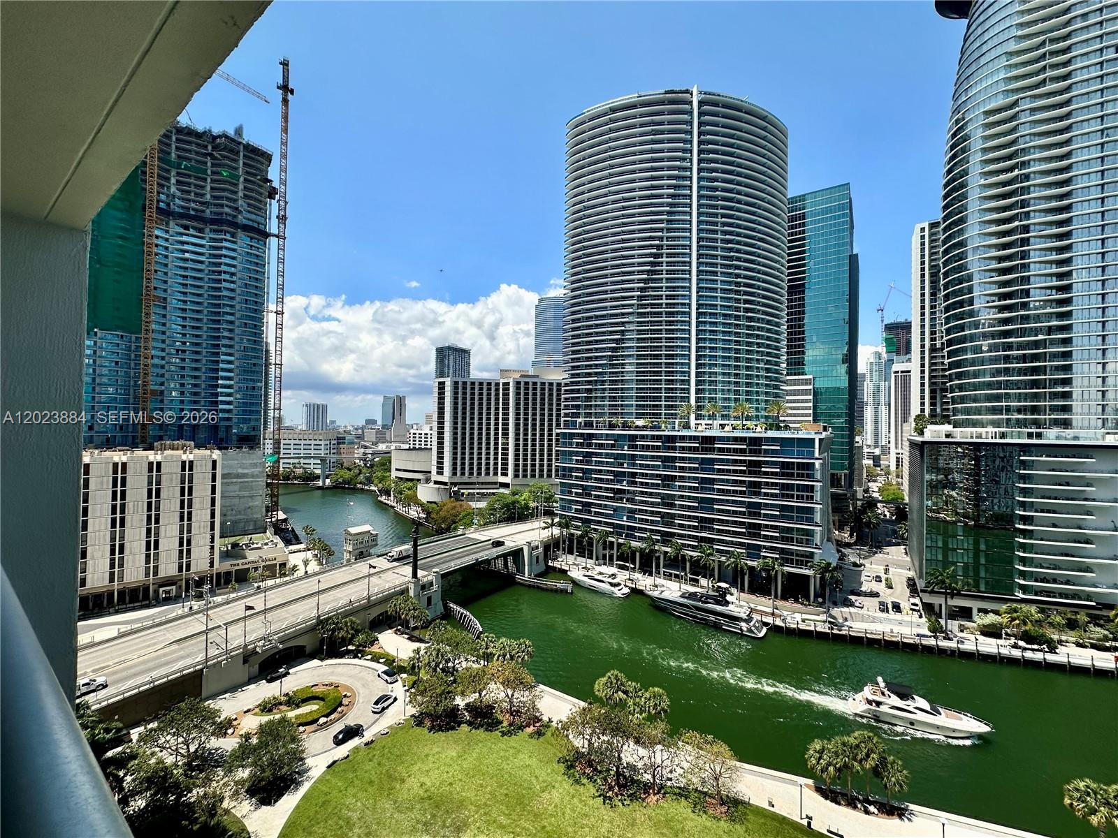 475 Brickell Avenue 1614 Property Photo 3