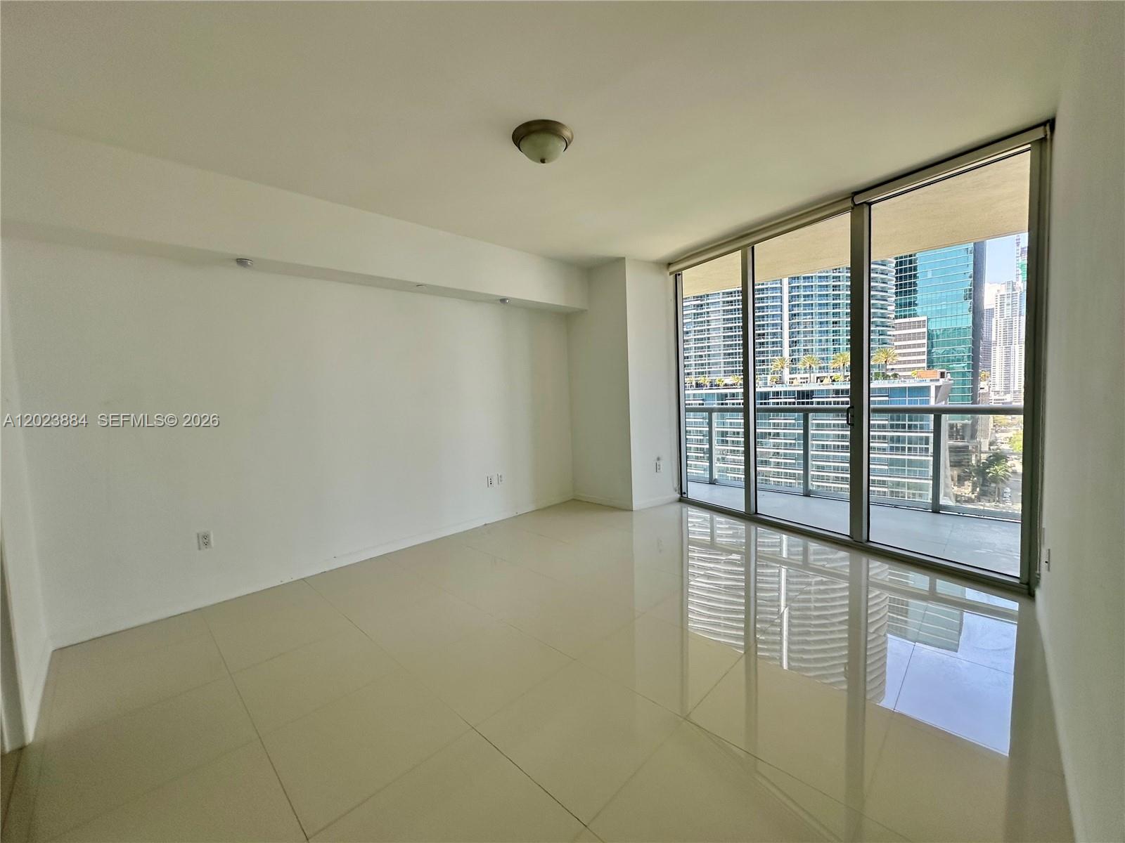 475 Brickell Avenue 1614 Property Photo 10