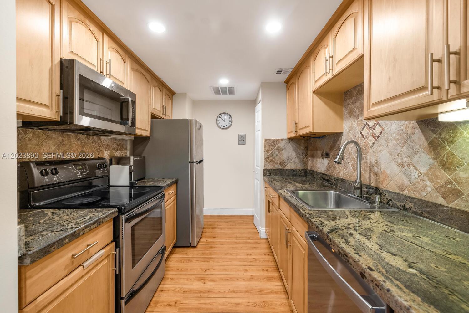 2451 Brickell Avenue 2e Property Photo 12