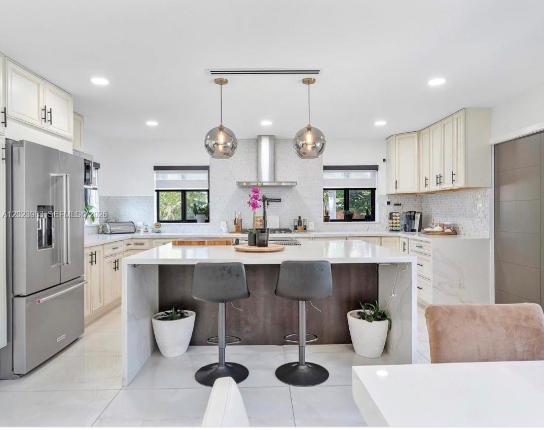 A12023983 Property Photo 8