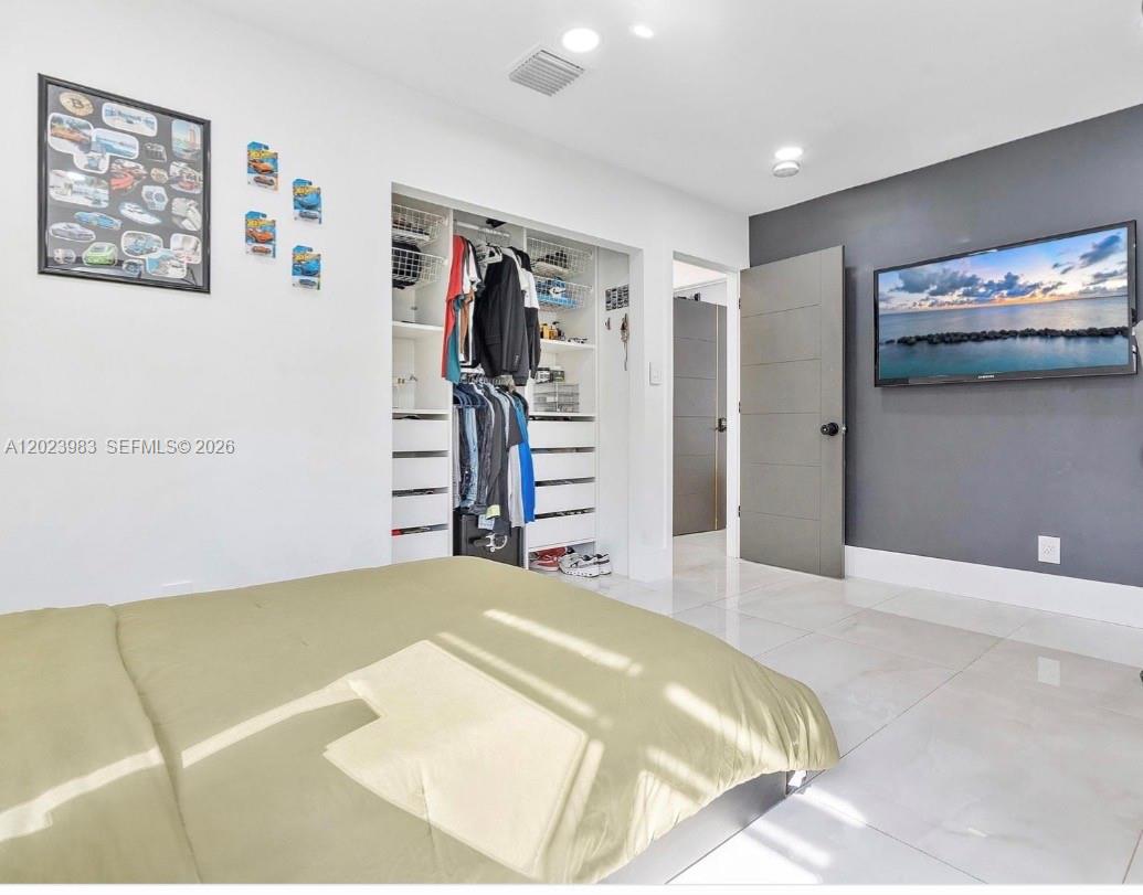 A12023983 Property Photo 11