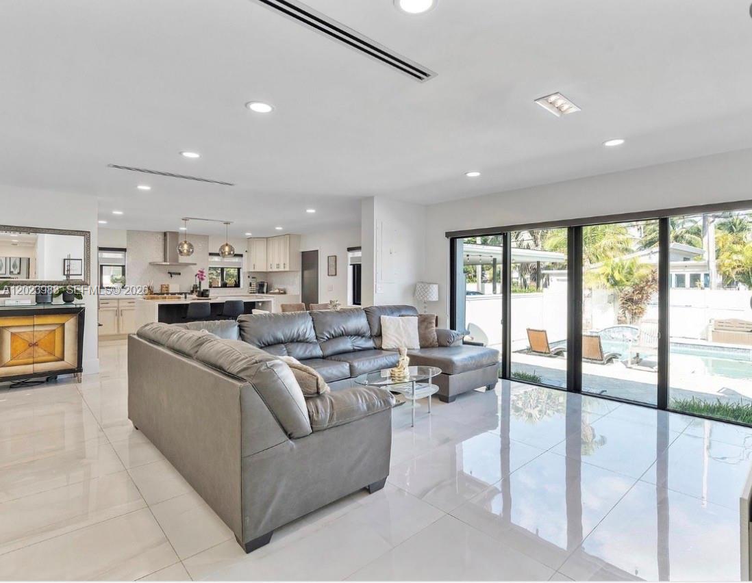 A12023983 Property Photo 17