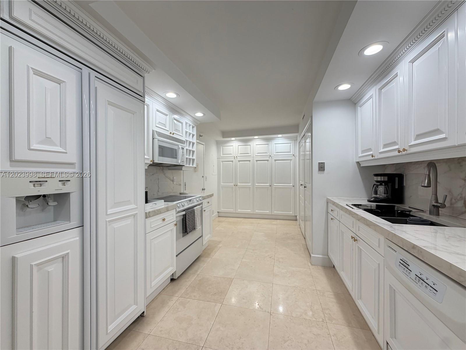 1111 Crandon Boulevard B1105 Property Photo 11