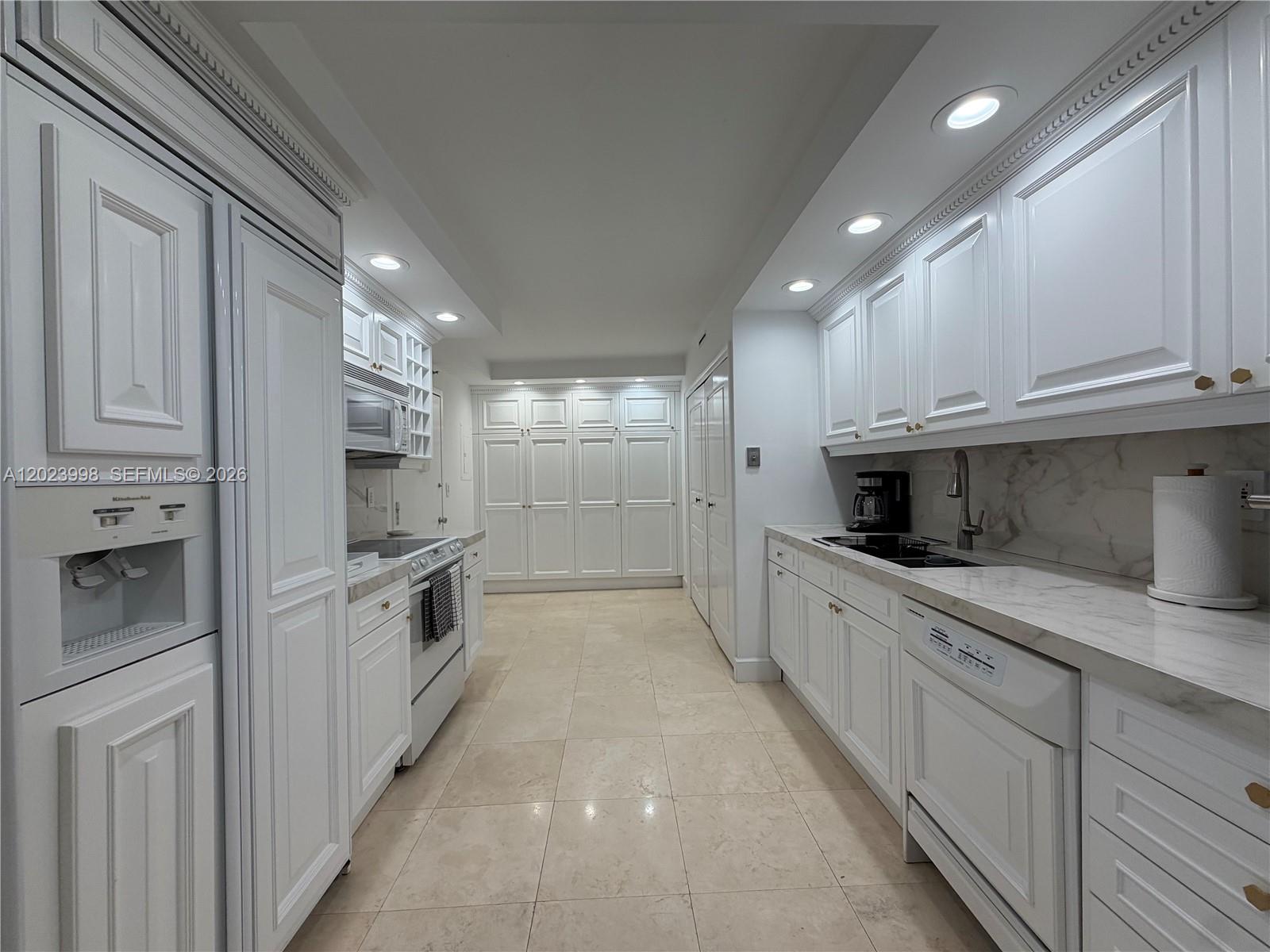 1111 Crandon Boulevard B1105 Property Photo 12