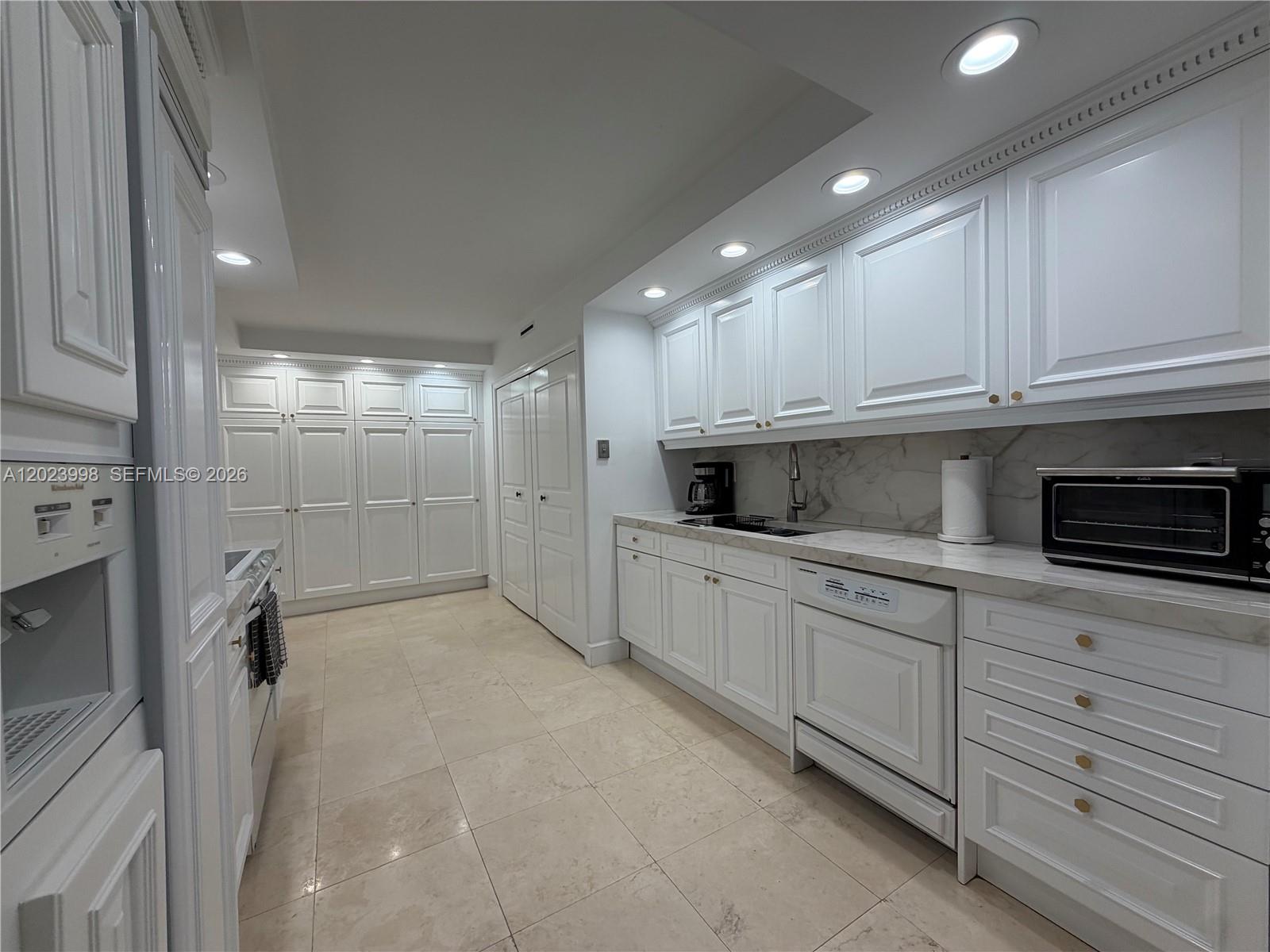 1111 Crandon Boulevard B1105 Property Photo 13