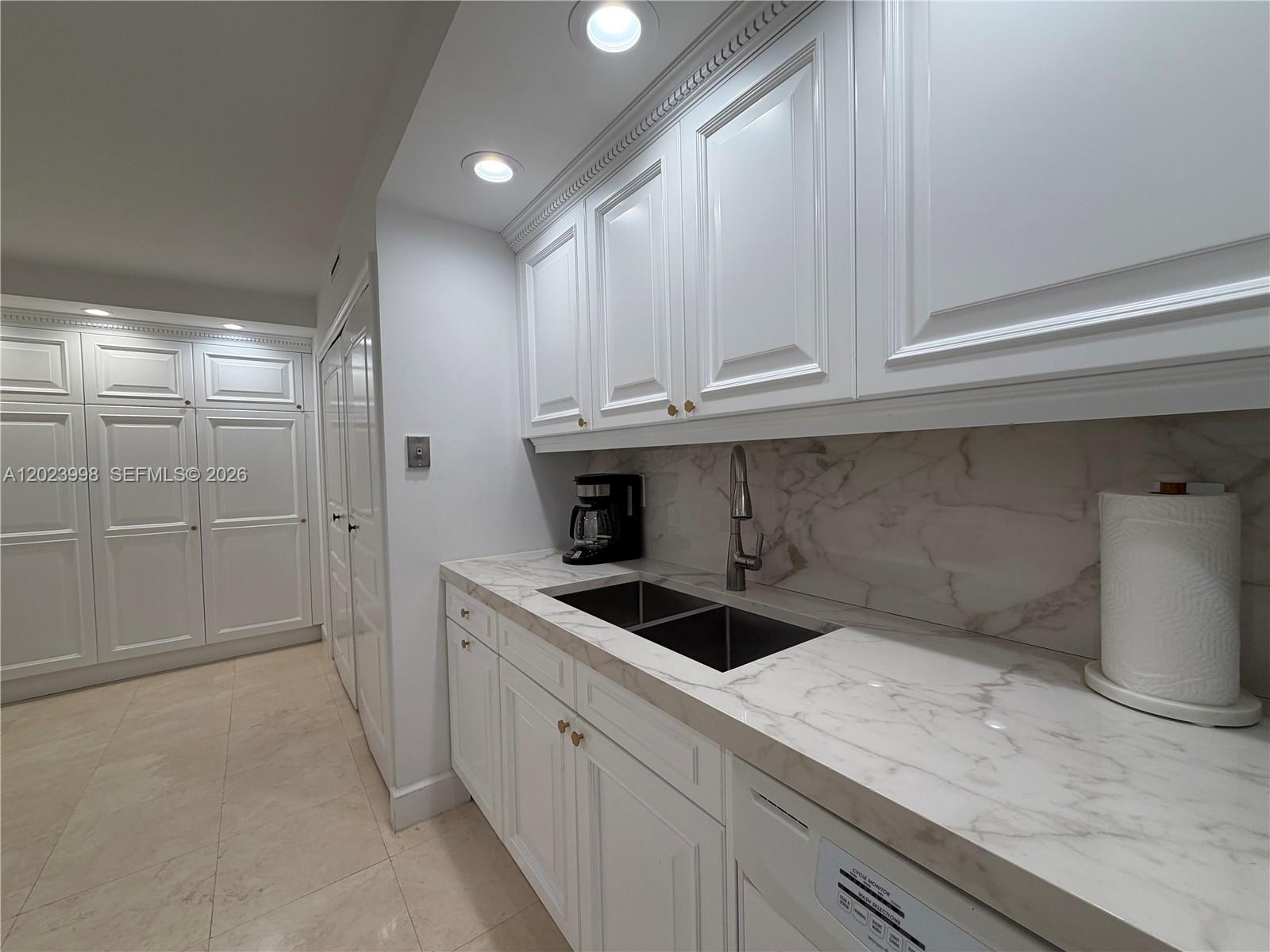 1111 Crandon Boulevard B1105 Property Photo 20