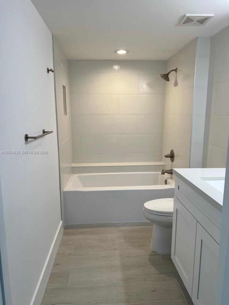 1155 Brickell Bay Drive 1202 Property Photo 12