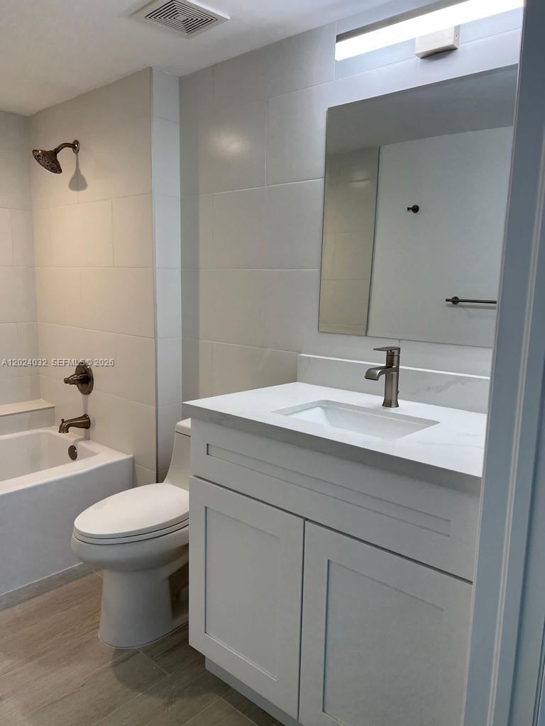 1155 Brickell Bay Drive 1202 Property Photo 19