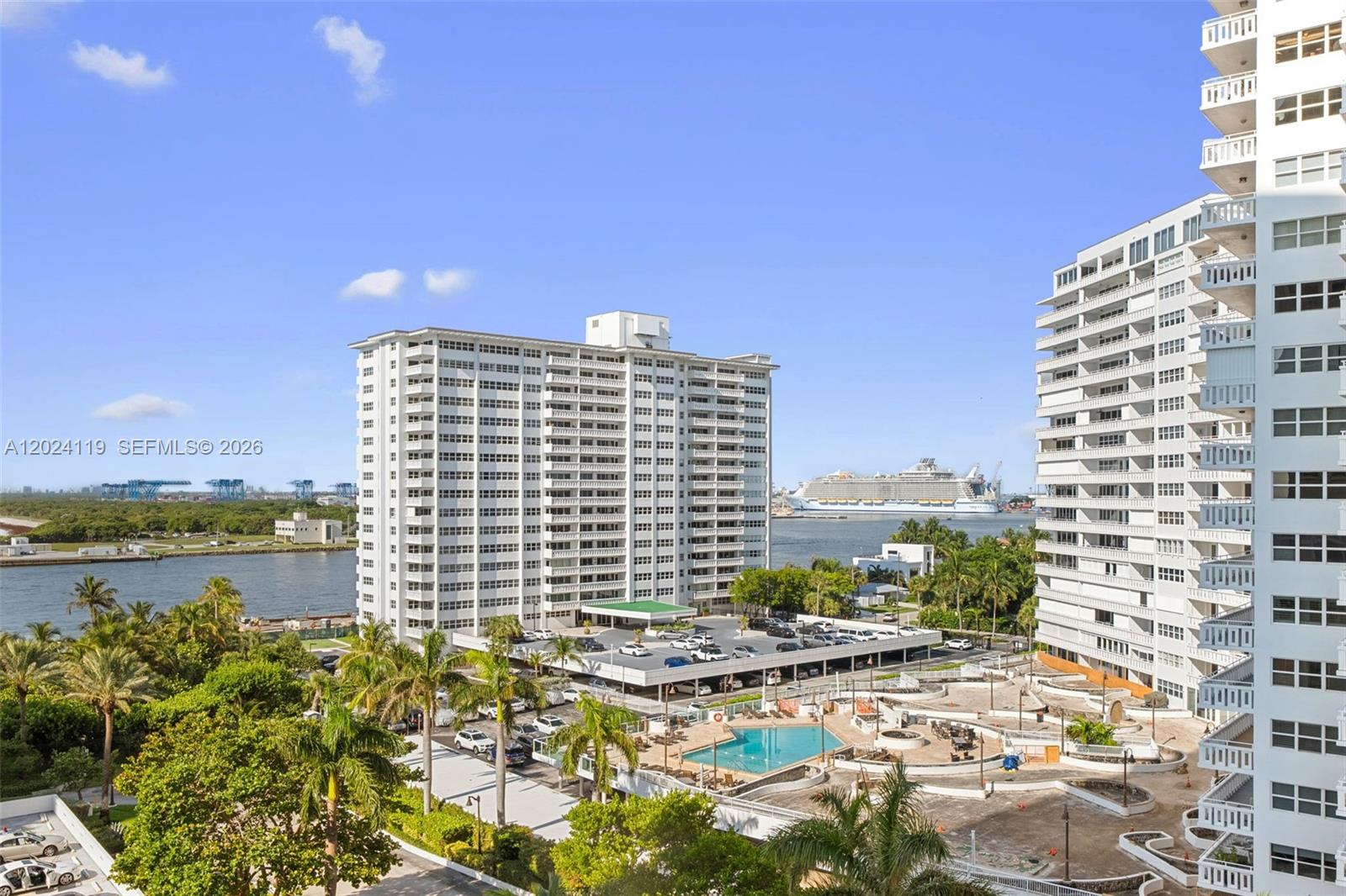 2100 S Ocean Lane 701 Property Photo 22