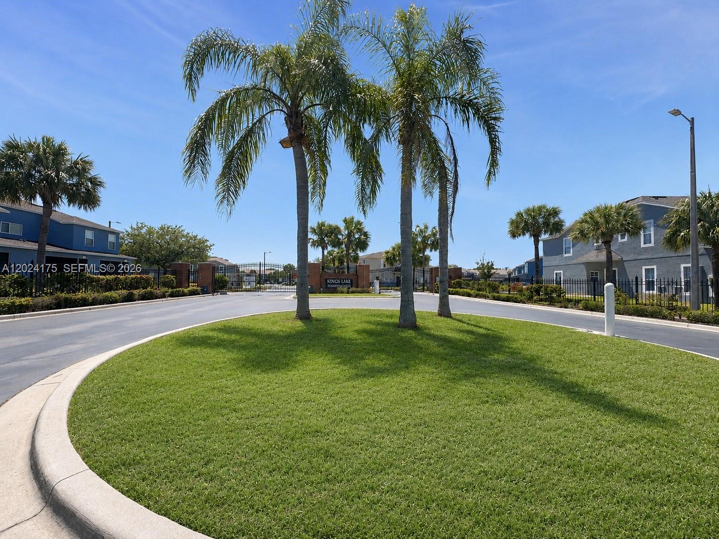 12966 Kings Crossing Drive Property Photo 3