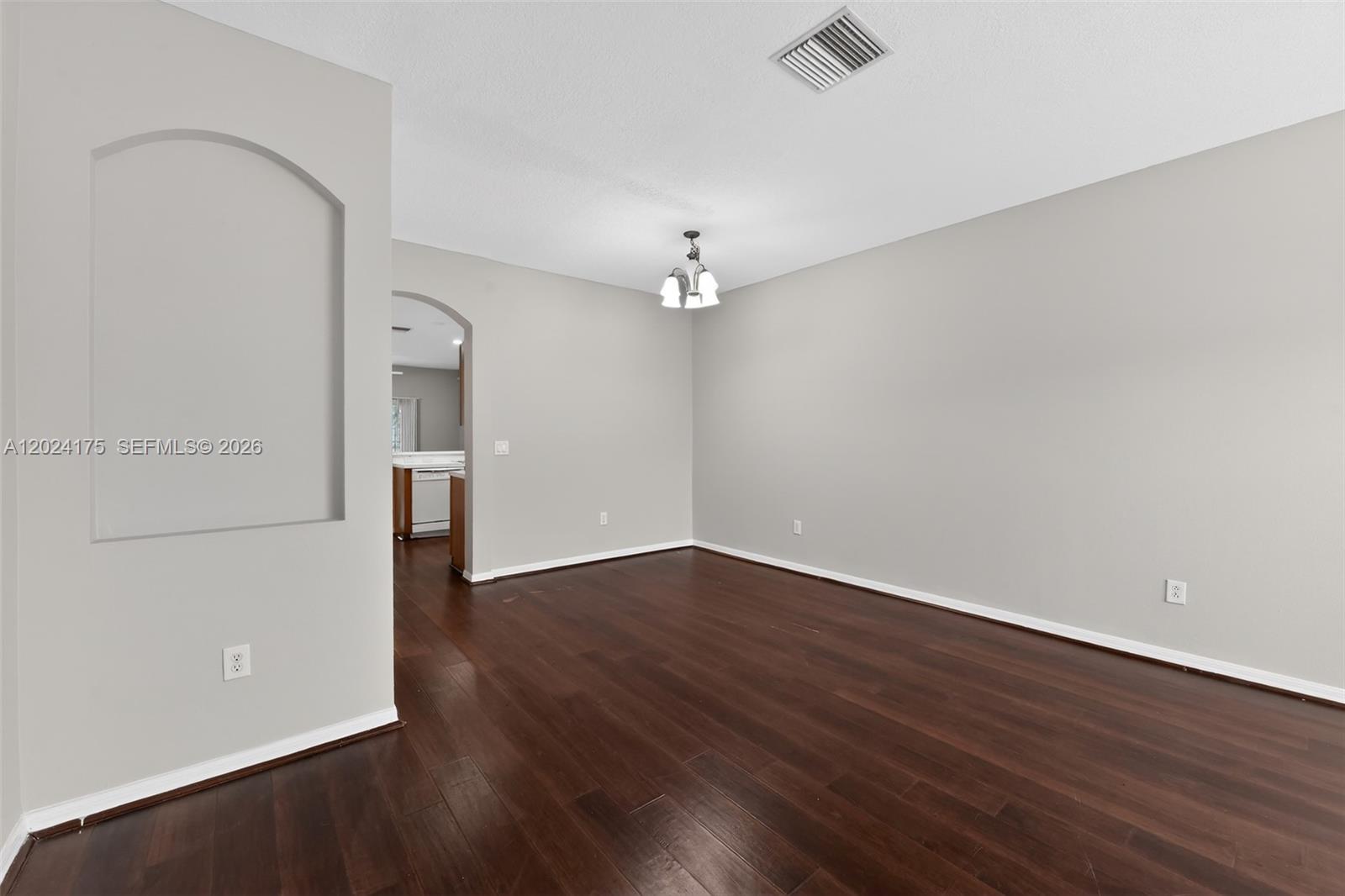 12966 Kings Crossing Drive Property Photo 7