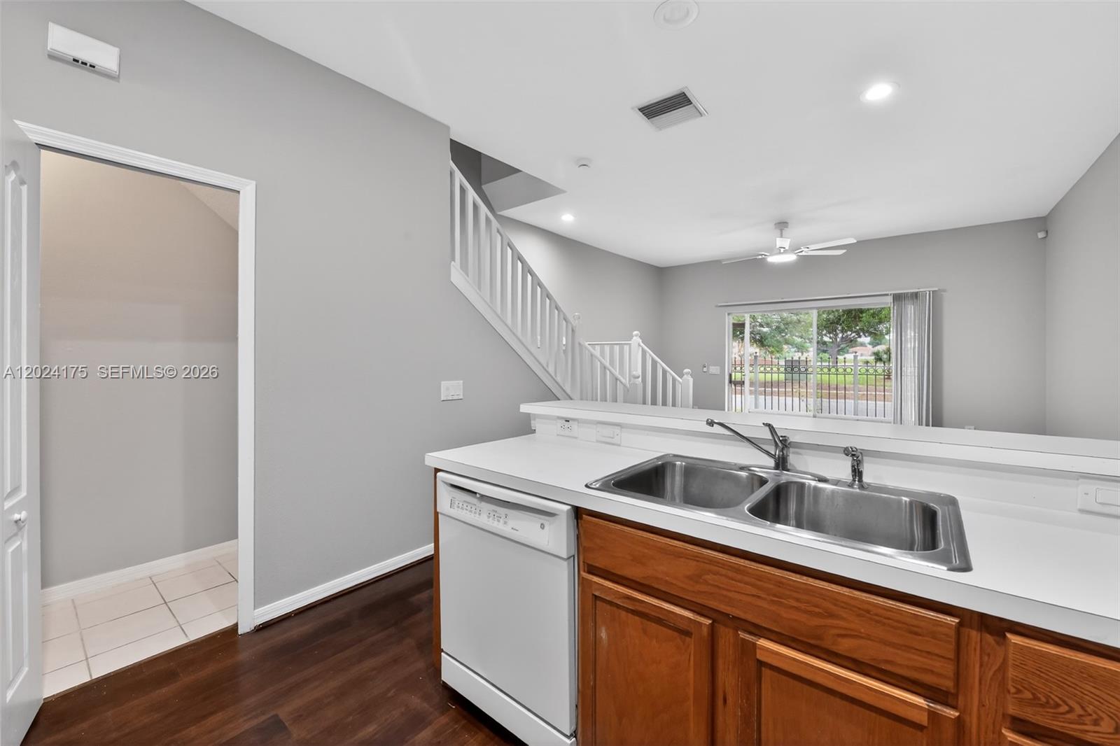 12966 Kings Crossing Drive Property Photo 15