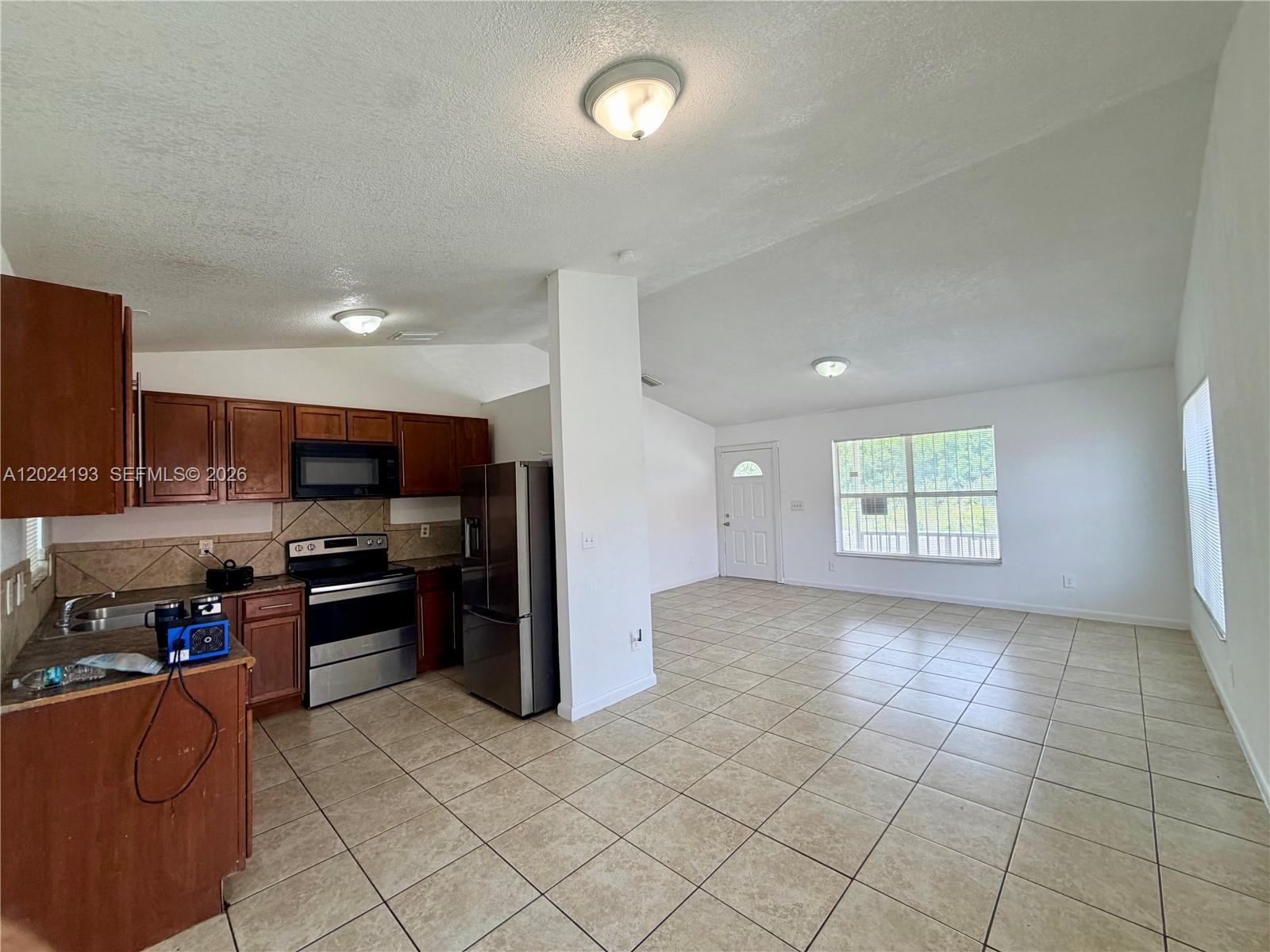 408 Nw 12th Street Property Photo 1