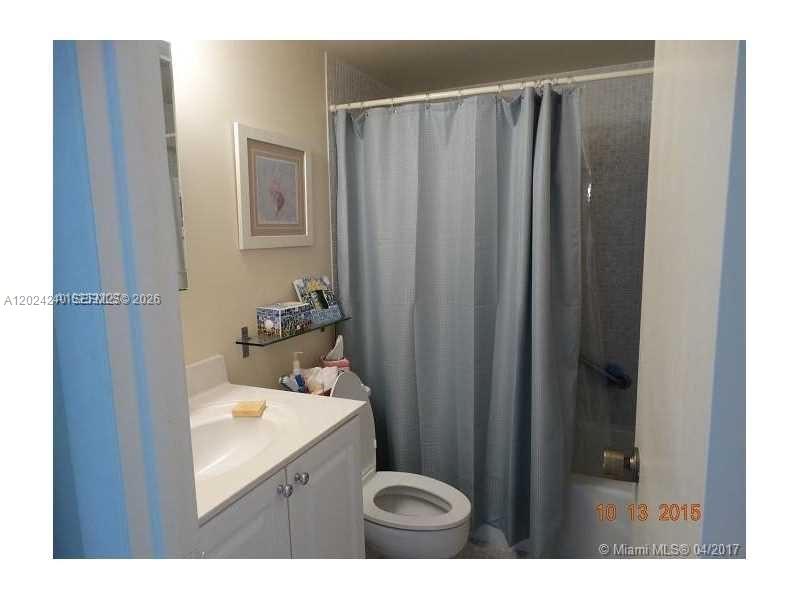 1985 S Ocean Drive 3b Property Photo 3