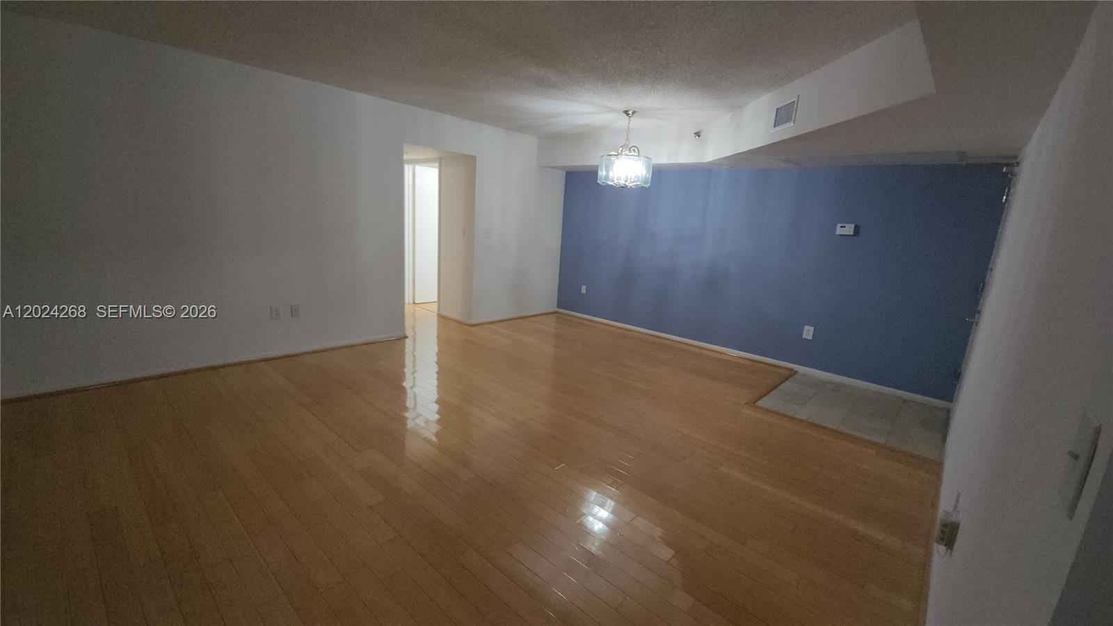 5900 Collins Avenue 404 Property Photo 4