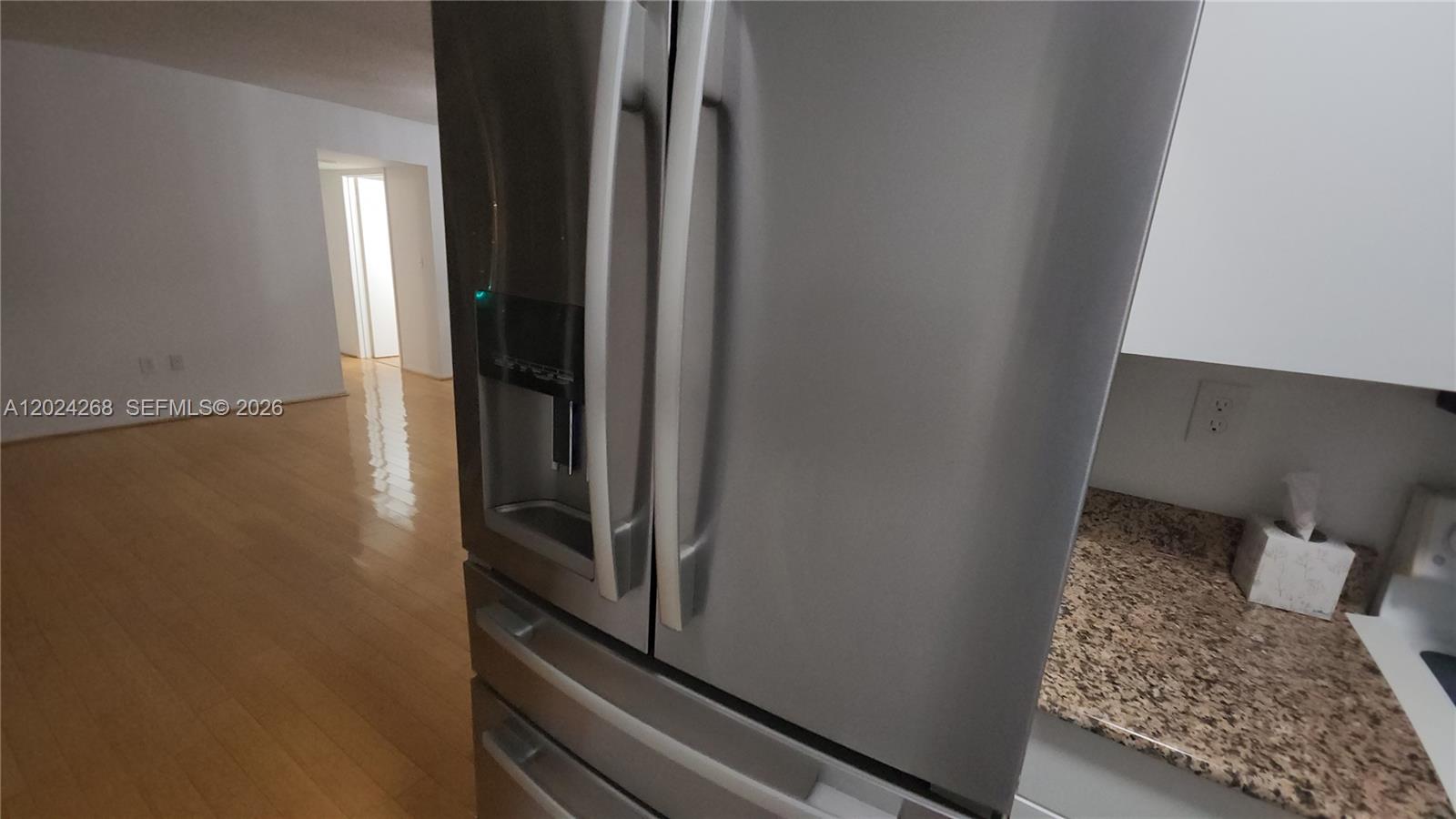 5900 Collins Avenue 404 Property Photo 10
