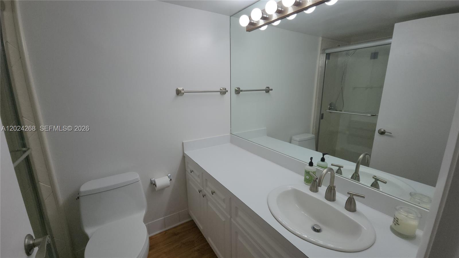 5900 Collins Avenue 404 Property Photo 15