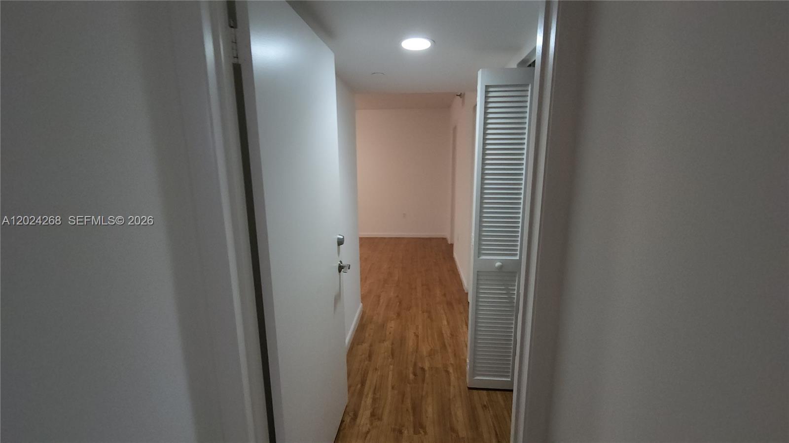 5900 Collins Avenue 404 Property Photo 19