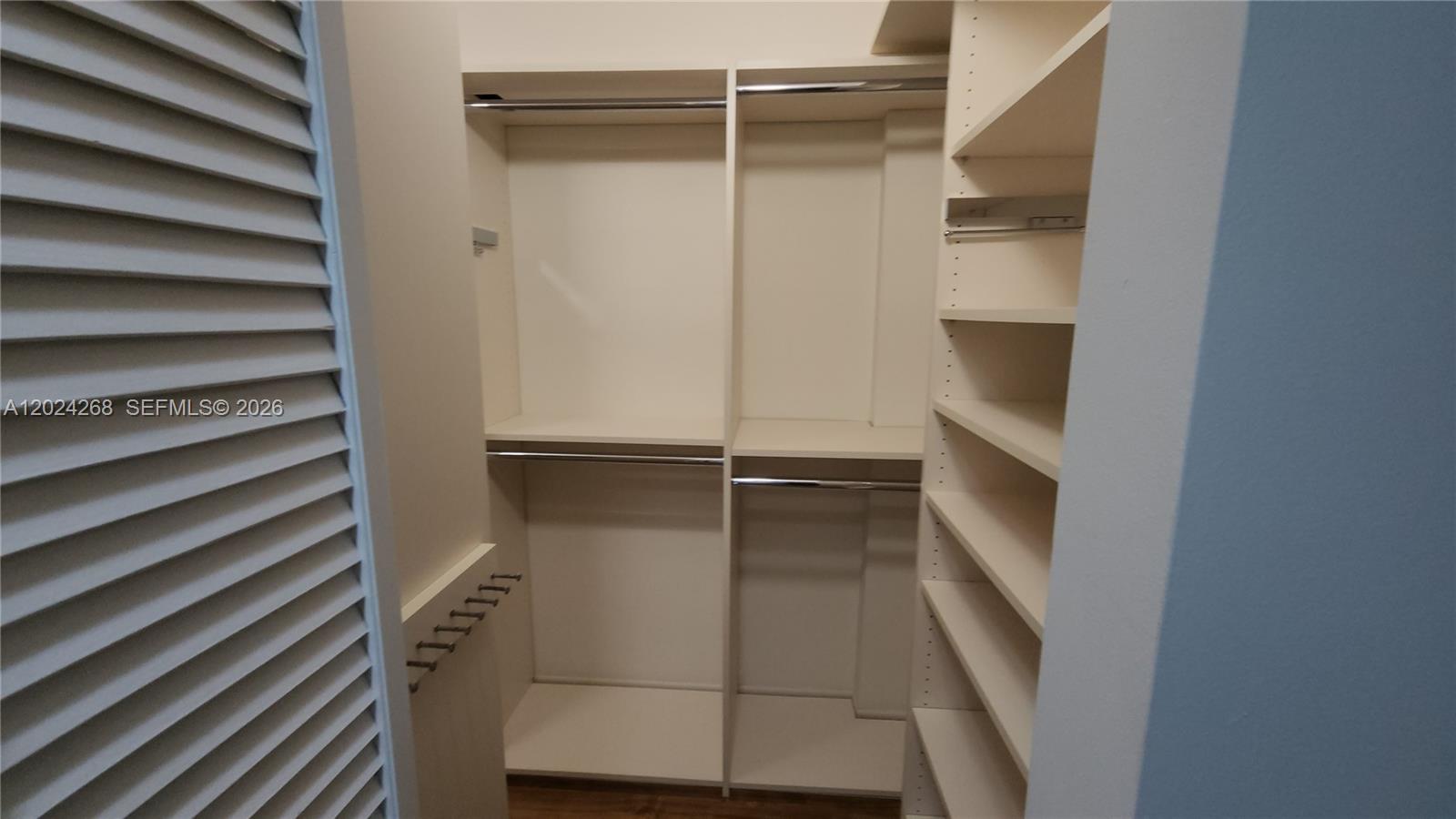 5900 Collins Avenue 404 Property Photo 20