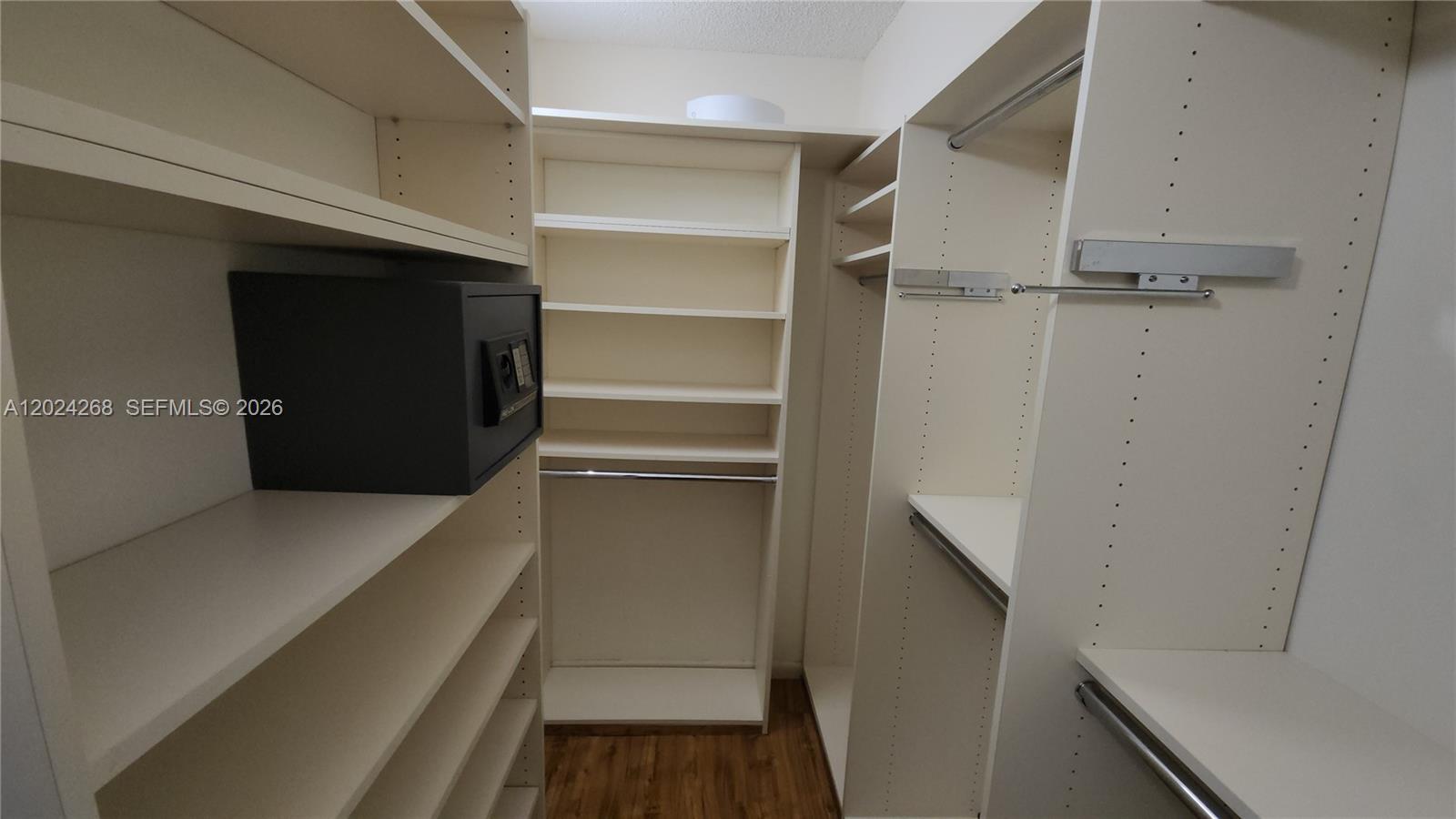 5900 Collins Avenue 404 Property Photo 21
