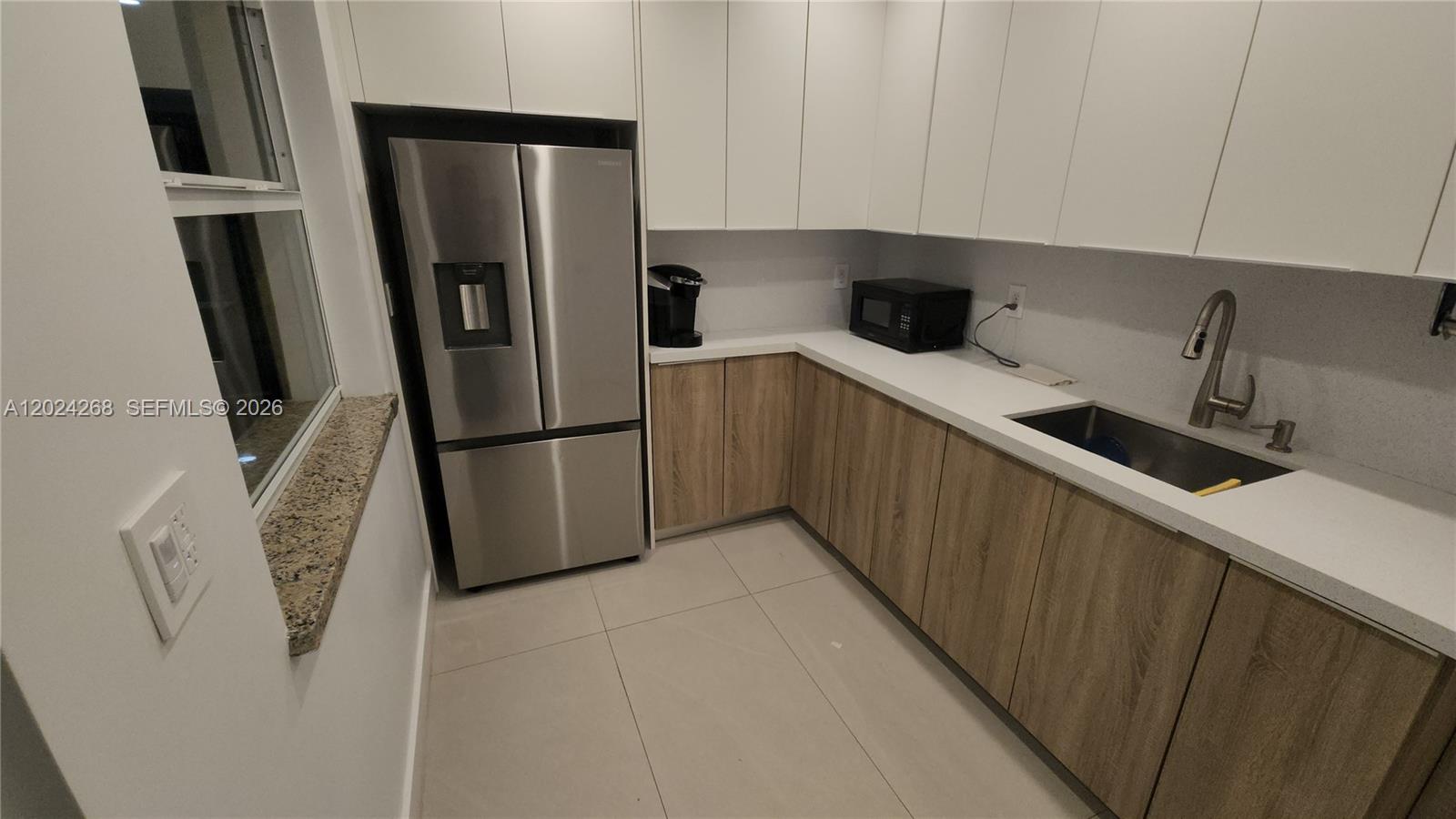 5900 Collins Avenue 404 Property Photo 35