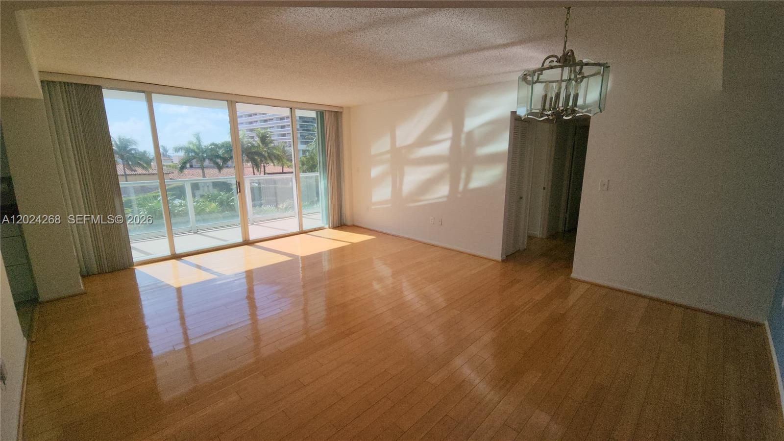 5900 Collins Avenue 404 Property Photo 70