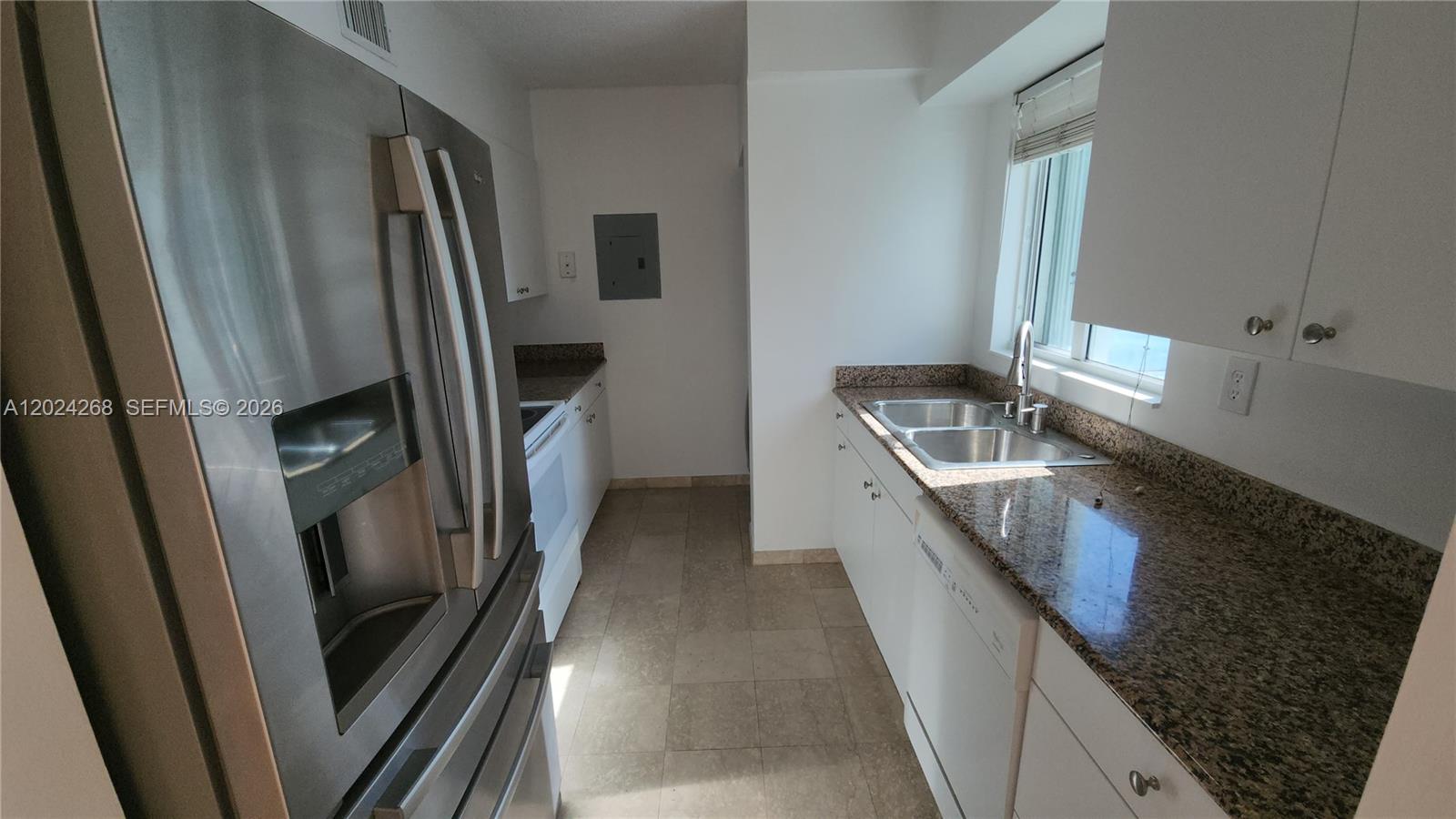 5900 Collins Avenue 404 Property Photo 74