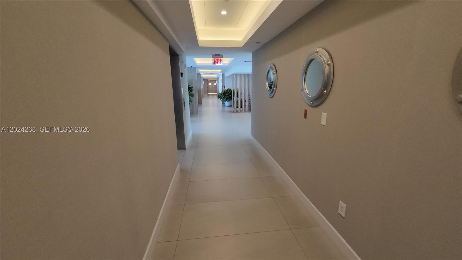 5900 Collins Avenue 404 Property Photo 91