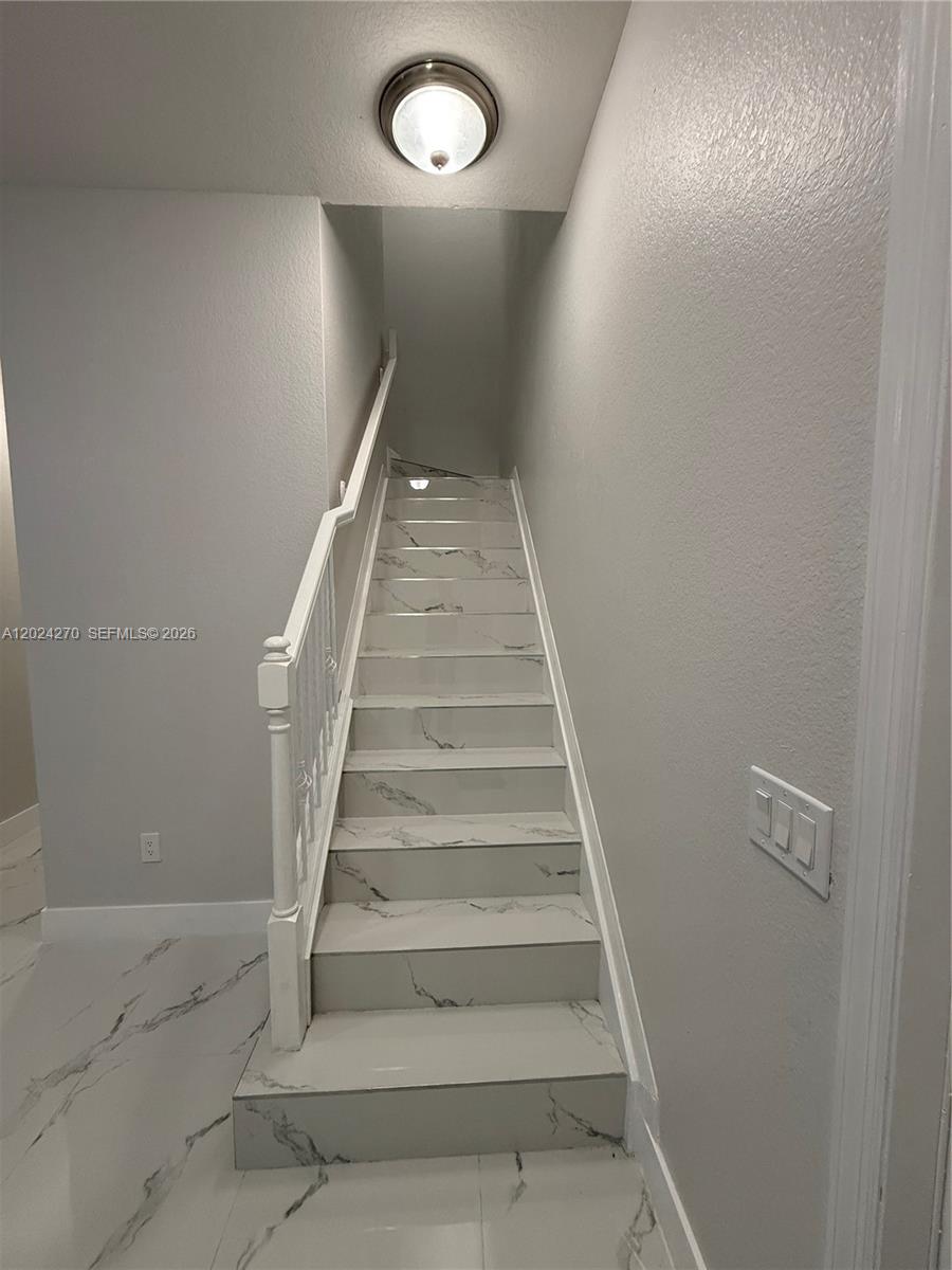 9135 Leatherwood Loop Property Photo 21