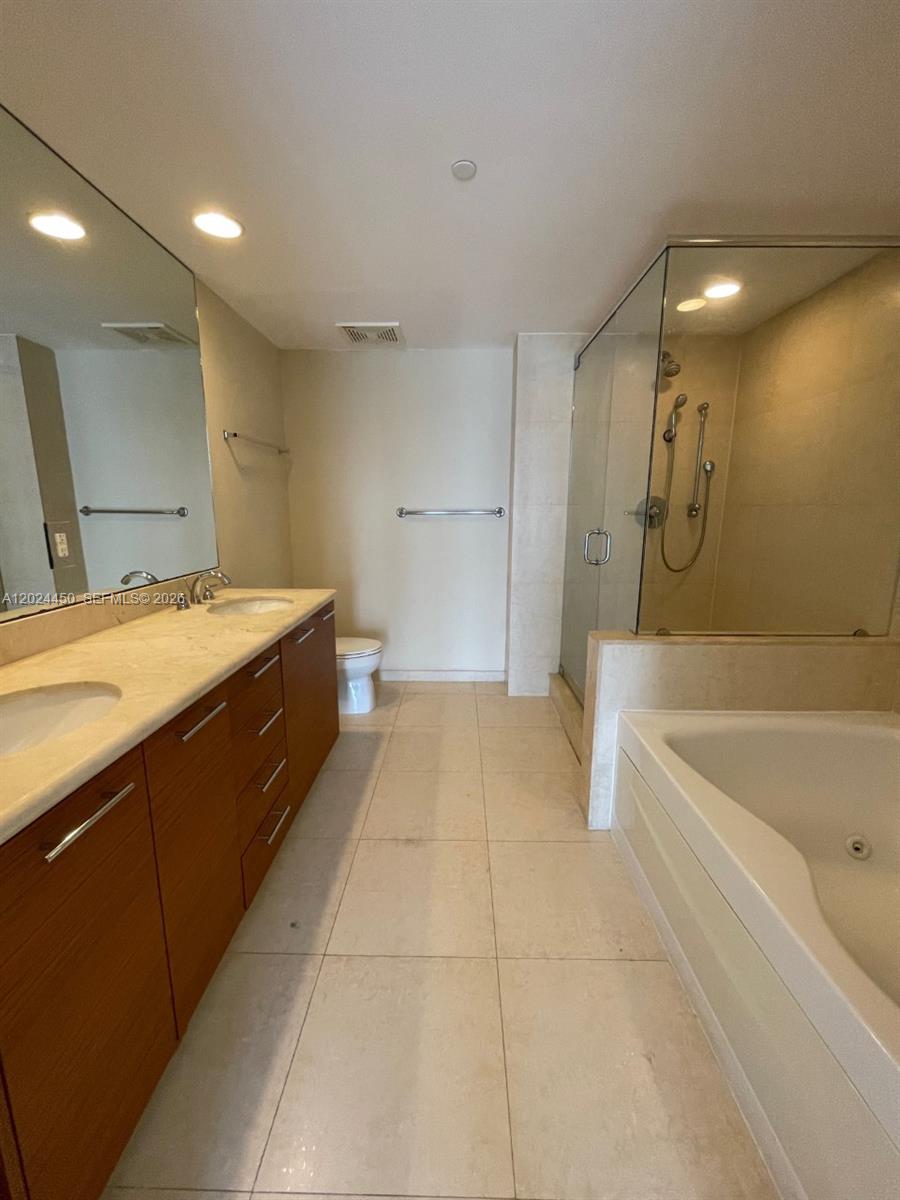 50 Biscayne Boulevard 2401 Property Photo 15