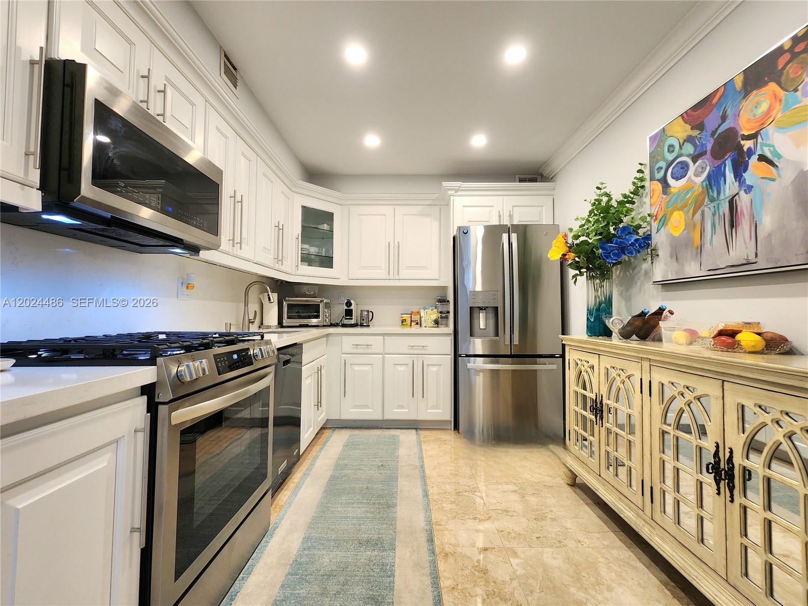 2030 S Ocean Drive 923 Property Photo 6