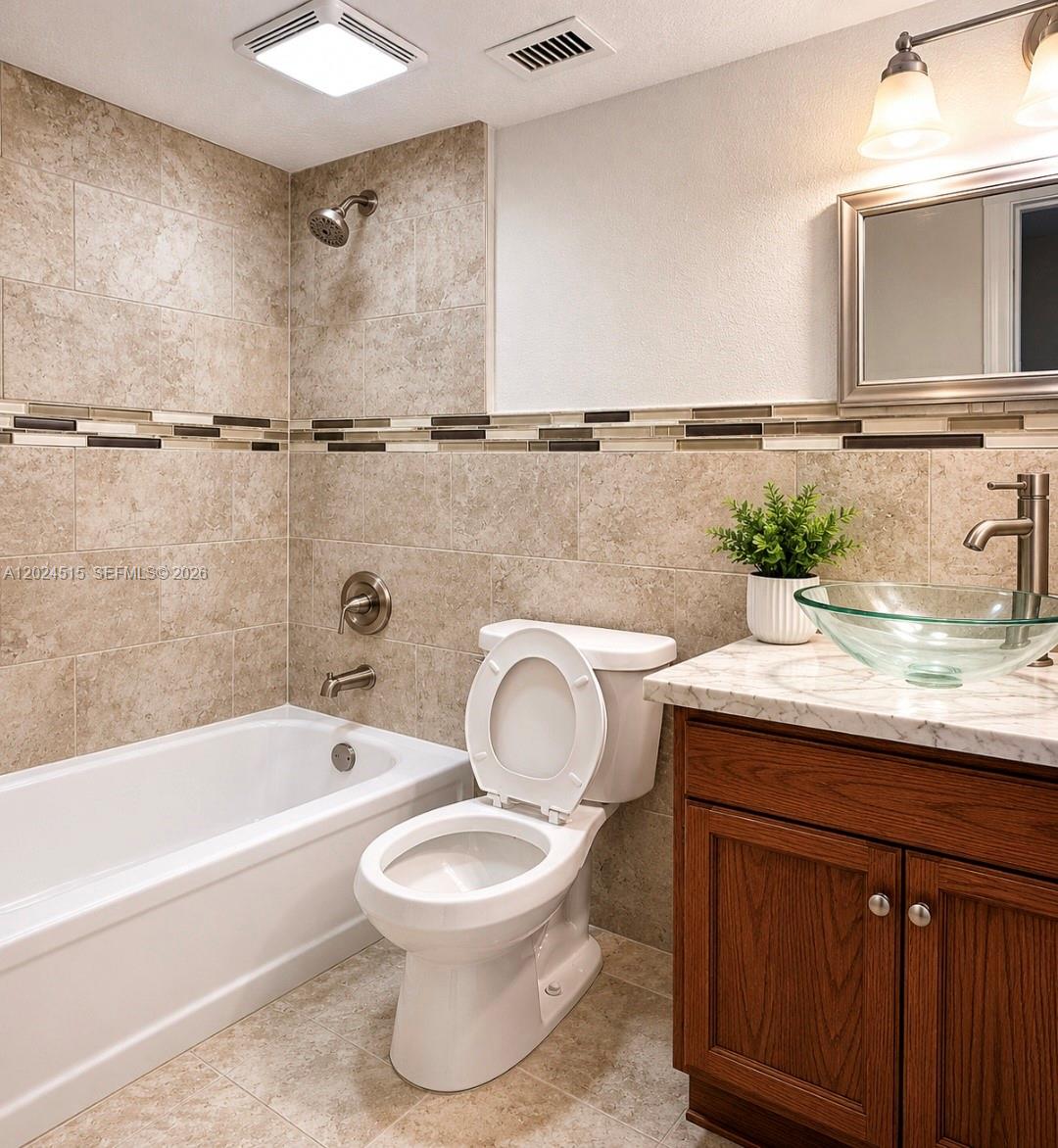 A12024515 Property Photo 8