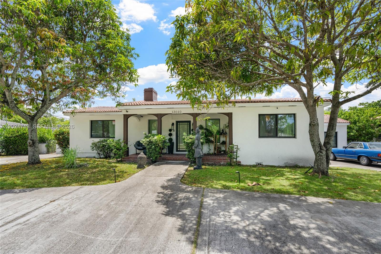 13010 Griffing Boulevard Property Photo 2